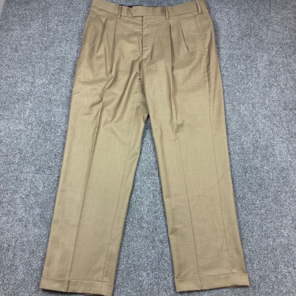 Roundtree & Yorke TravelSmart Mens Size 36x30 Pleated Cuffed Dress Pants Khaki